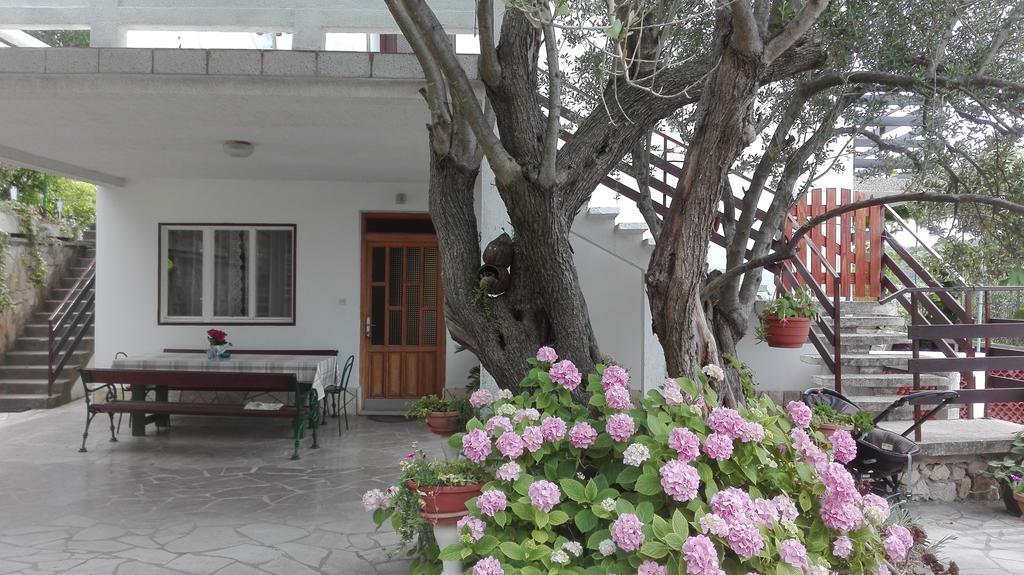 Apartments Bojana Rab Supetarska Draga Ngoại thất bức ảnh